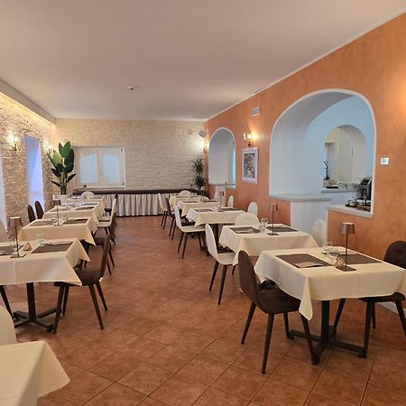 Lago Park Hotel Молвена Екстериор снимка