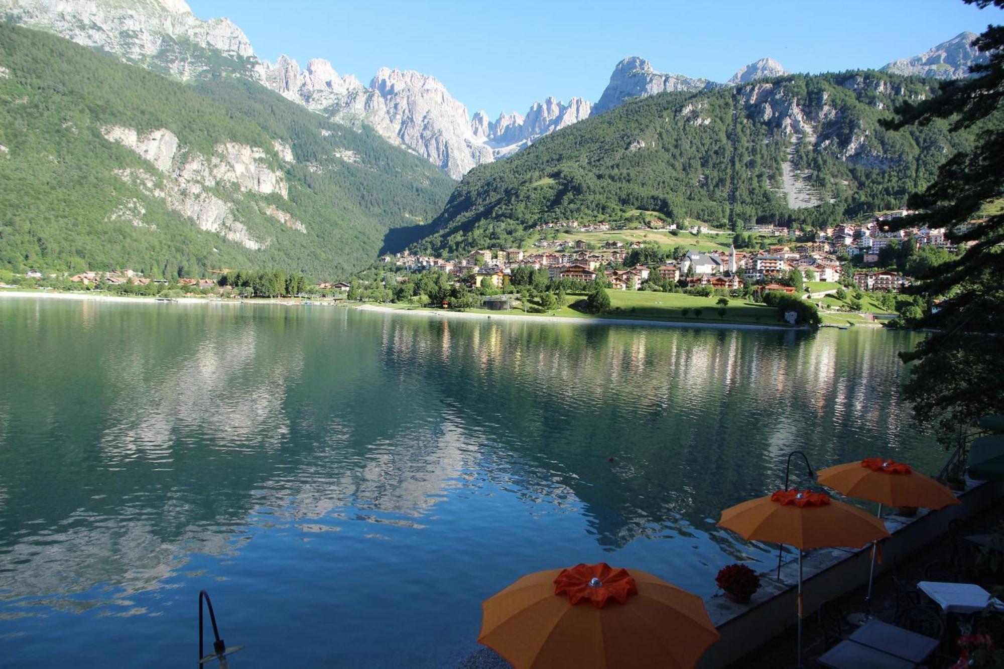 Lago Park Hotel Молвена Екстериор снимка
