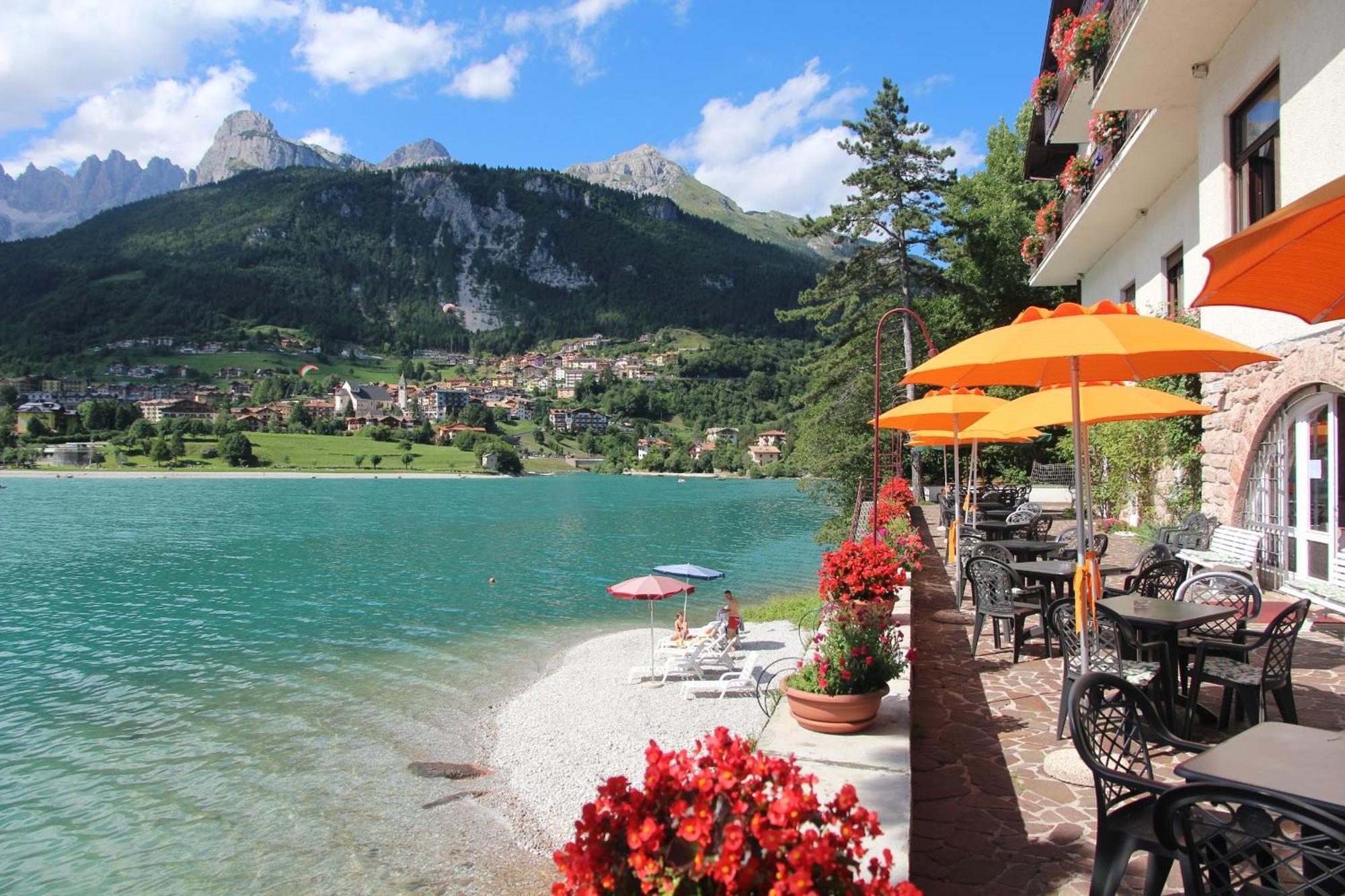 Lago Park Hotel Молвена Екстериор снимка