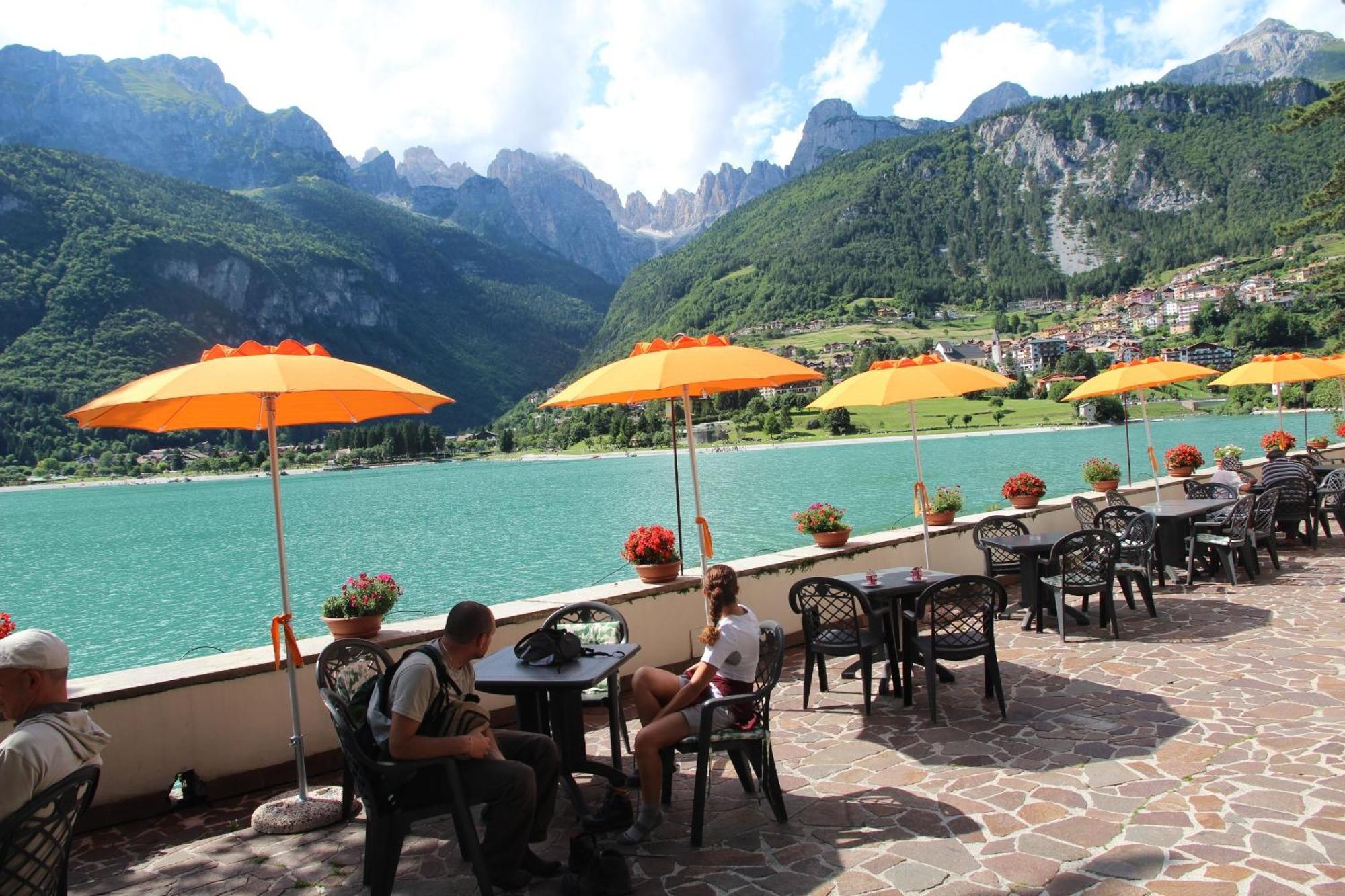 Lago Park Hotel Молвена Екстериор снимка