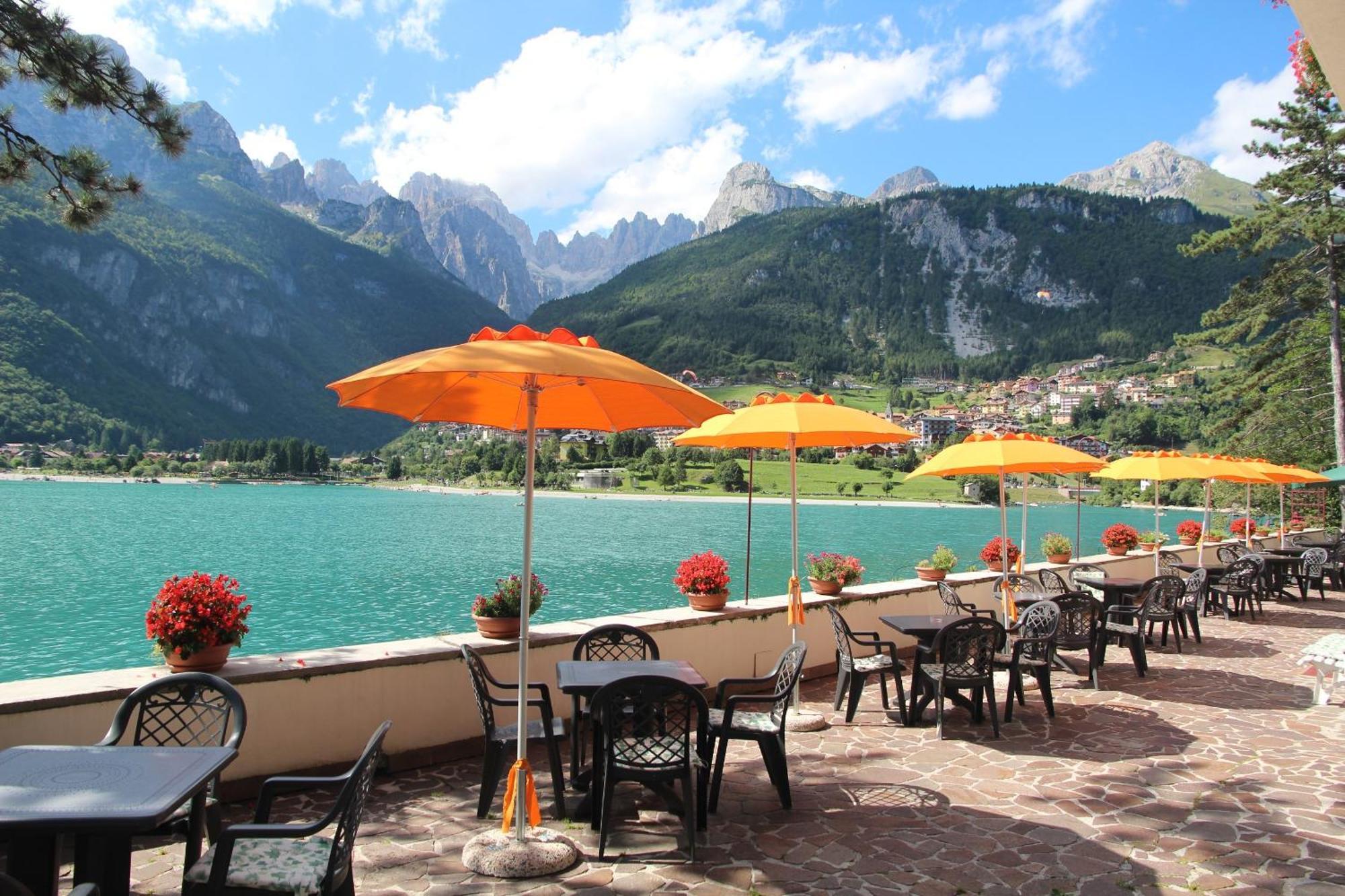 Lago Park Hotel Молвена Екстериор снимка