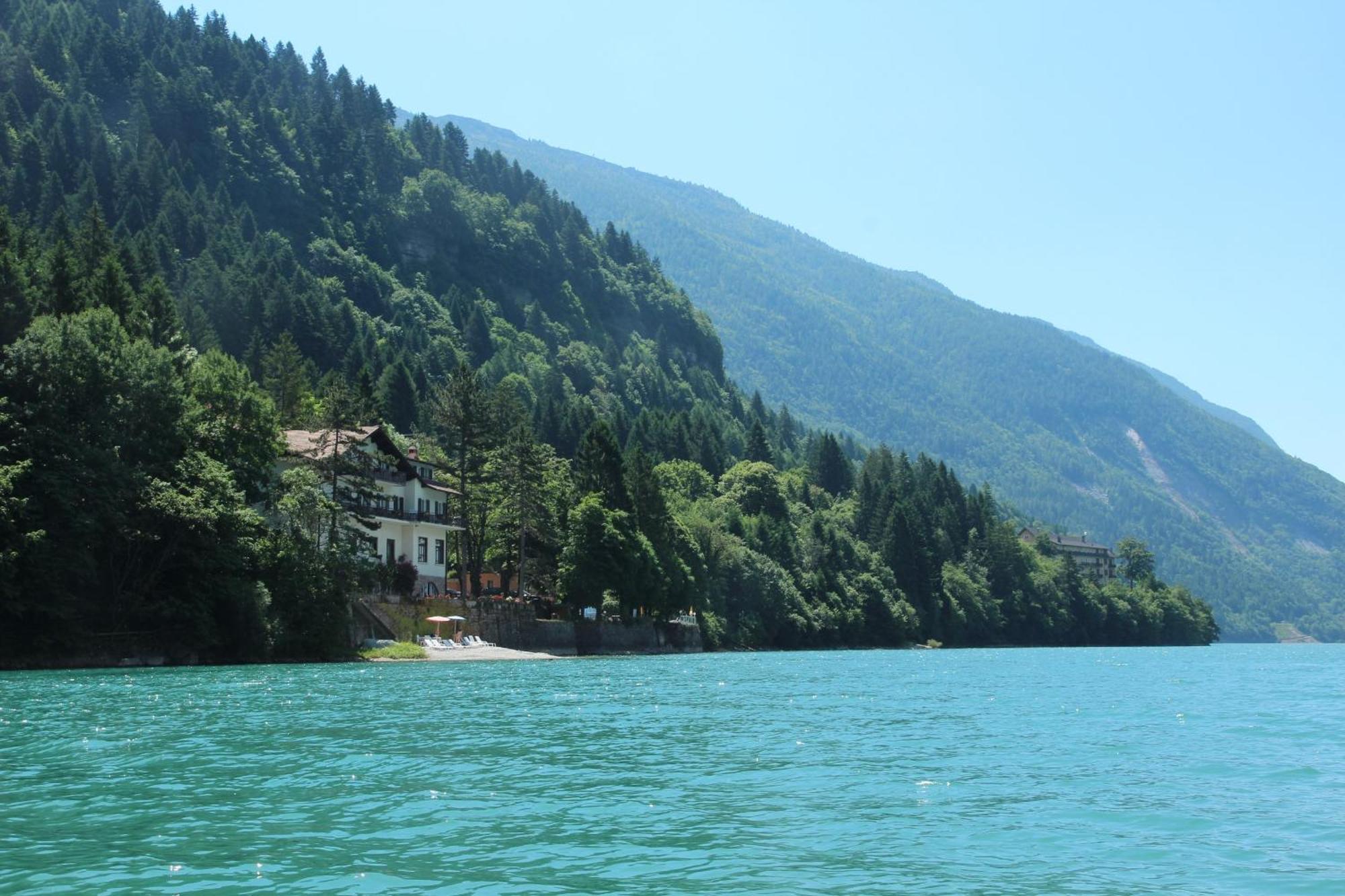 Lago Park Hotel Молвена Екстериор снимка