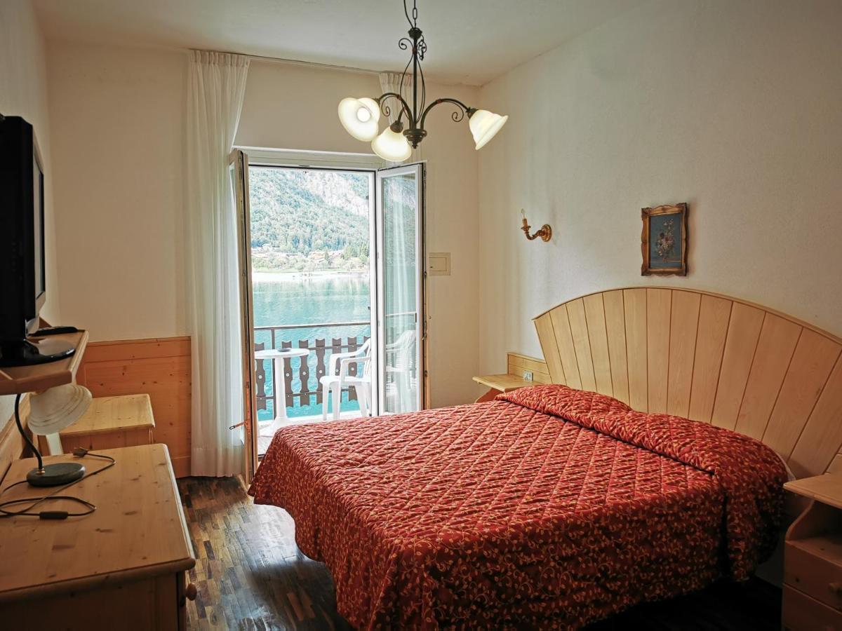 Lago Park Hotel Молвена Екстериор снимка